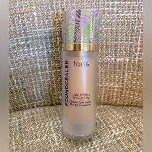 TARTE Foundcealer Dewy Foundation SPF 20
Fair-Light Neutral- 16N